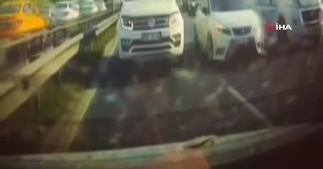Basın Ekpres yolunda sürücülerin bıçaklı “yol verme” kavgası