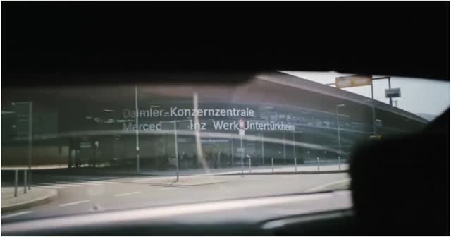 BMW'den Mercedes'e reklamla gönderme