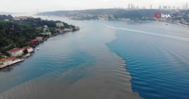 Çamura bulanan İstanbul boğazı havadan görüntülendi