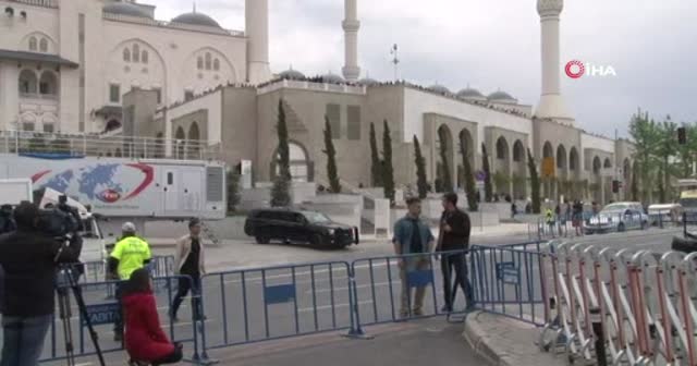 Cumhurbaşkanı Erdoğan ile yaşlı teyzenin gülümseten sohbeti