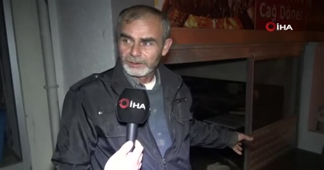 Dükkanını 2 metre su basan iş yeri sahibi gözyaşlarına hâkim olamadı