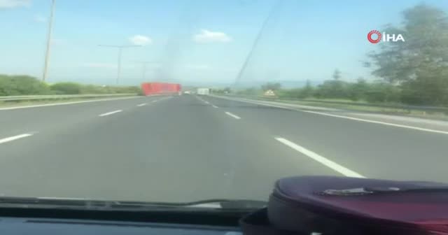 İzmir, Aydın otobanında facianın eşiğinden dönüldü