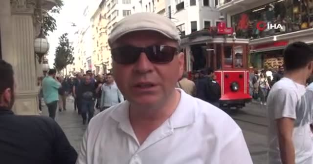 Kendi mezar taşını yaptırıp Taksim’de dolaştı