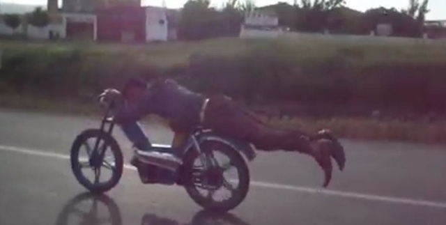 Motosiklette yürekleri ağza getiren yolculuk
