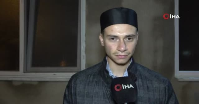 Namaz kılar gibi yapıp, çelik kasadaki yardım paralarını çaldı