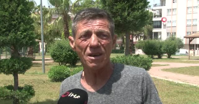 Son görüntüsü güvenlik kamerasında... Kayıp oğlunun kıyafetlerini giydi, 10 gündür sokak sokak onu arıyor