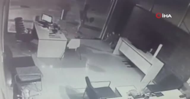 'Düşünceli!' hırsız kamerada