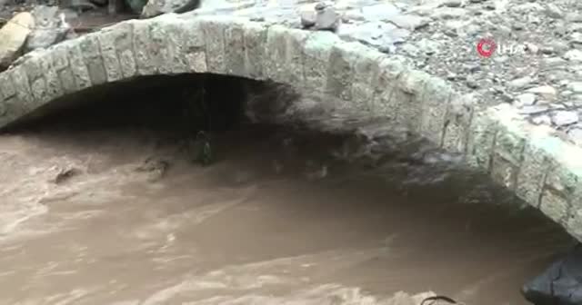 Araklı’daki sel her yeri yıktı, bir tek o ayakta kaldı