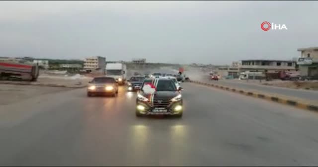 Düğün konvoyunda dehşet kaza...Konvoyda makas atan sürücü ters yönde giden motosikletliye böyle çarptı
