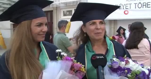 Aynı bölümde okuyan anne-kız derecelerle mezun oldu