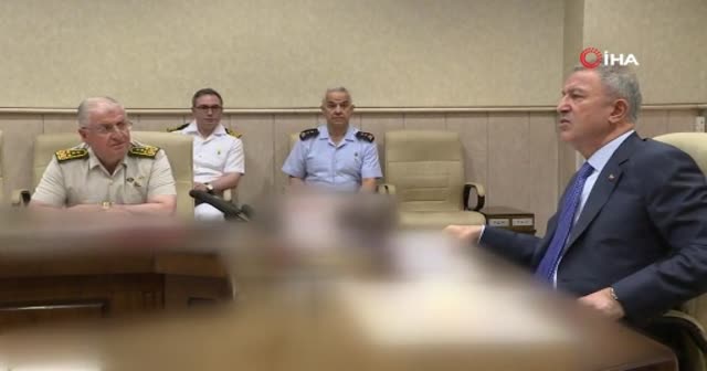 Bakan Akar, TSK Komuta kademesi ile bir araya geldi