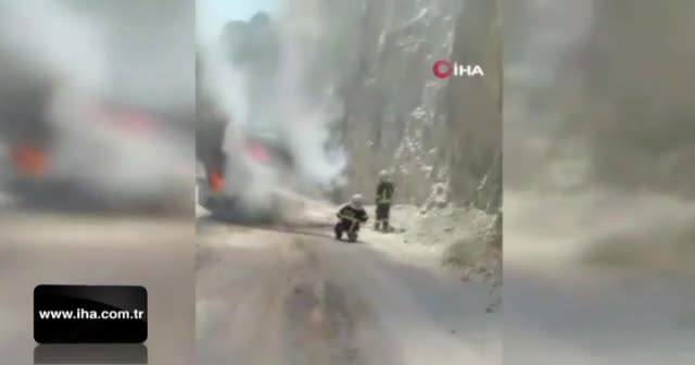 Kamyon alev alev yandı!