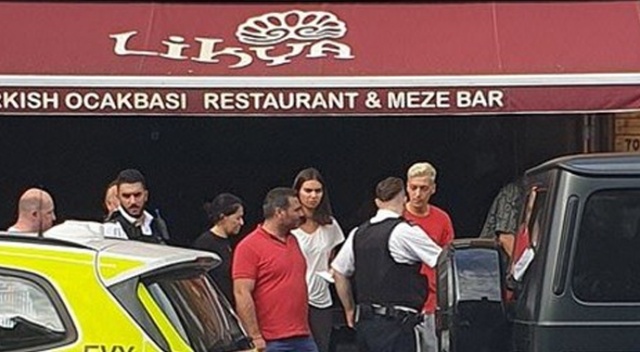Mesut Özil'e bıçaklı saldırı girişimi
