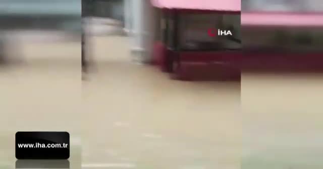 Nepal'daki sel felaketinde ölü sayısı 50'ye yükseldi