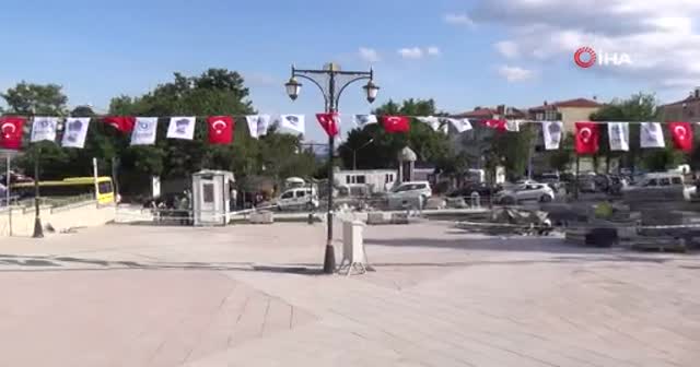Tekirdağ Büyükşehir Belediyesi yapımı tamamlanmayan meydanın açılışını yaptı