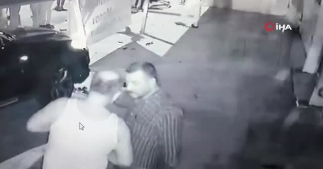Ankara’da iki otomobil kafa kafaya çarpıştı