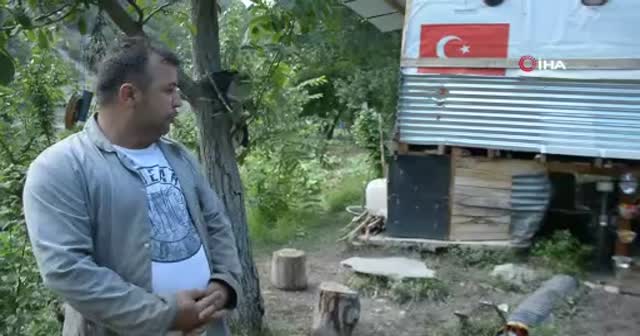 Ayı ve domuzlar onun tarlasının yanından bile geçemiyor