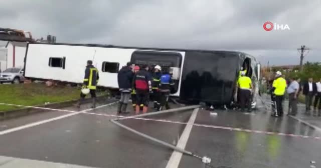 Çanakkale'de yolcu otobüsü devrildi: 1 ölü çok sayıda yaralı