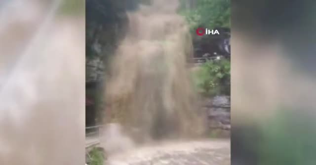 Dünyanın en uzun ikinci mağarasını sel vurdu