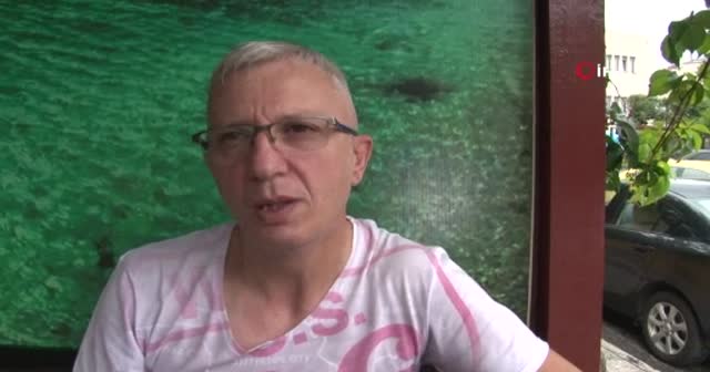 Freni boşalan park halindeki otobüs üç aracı böyle ezdi