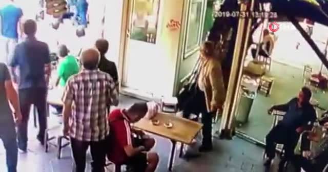 Kasımpaşa’da bıçaklı kavga kameralara böyle yansıdı!