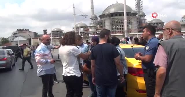 Taksim Meydanı’nda taksiciyle kadın turist arasında arbede yaşandı