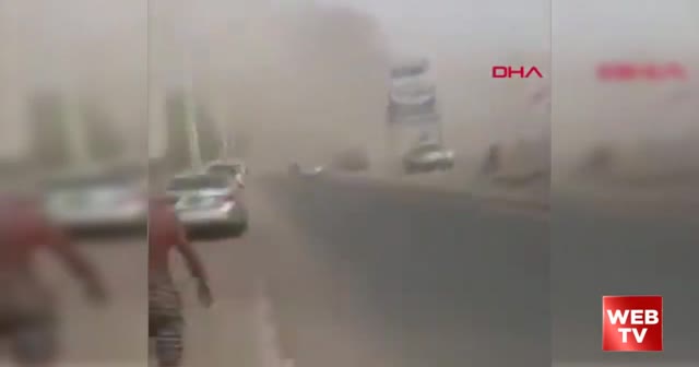 Yemen'de askeri geçit esnasında saldırı: En az 32 ölü