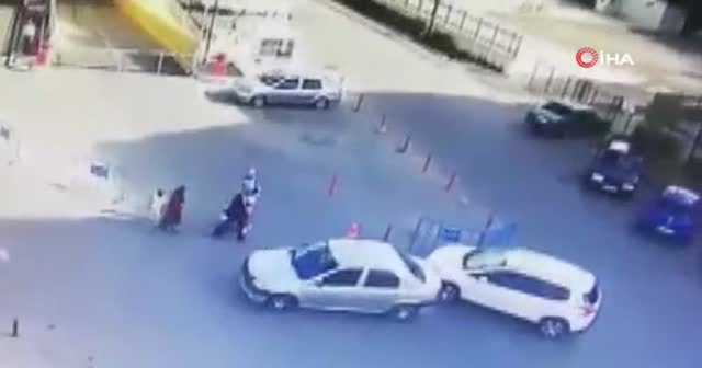 Hastane bahçesinde doktoru demir sopalarla dövdüler!