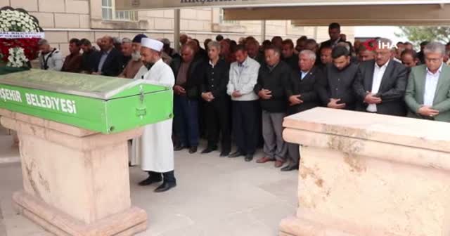 Neşet Ertaş'ın kardeşi Ayşe Garip son yolculuğuna uğurlandı