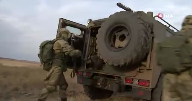 Rusya'da birçok asya ülkesinin katıldığı dev tatbikatta S-400'ler kullanıldı