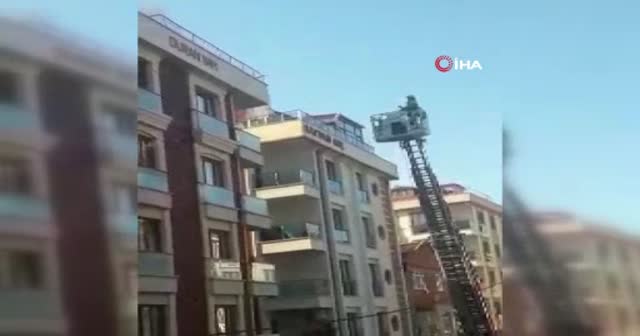 Sancaktepe'de 5 katlı apartmanda yangın paniği