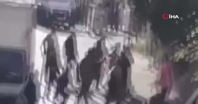 Ataşehir’de iki aile arasında kemerli, tekmeli yumruklu kavga