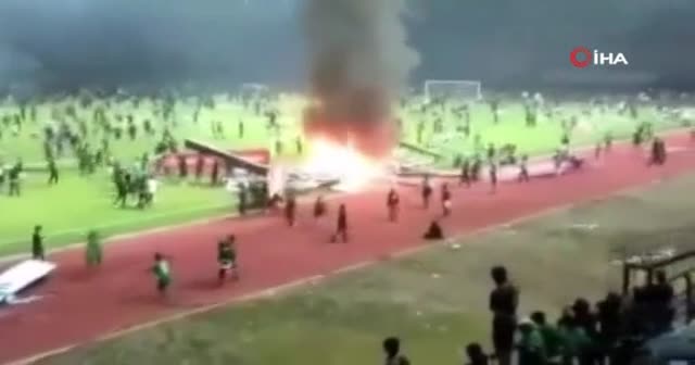 Maç bitti, saha savaş alanına döndü