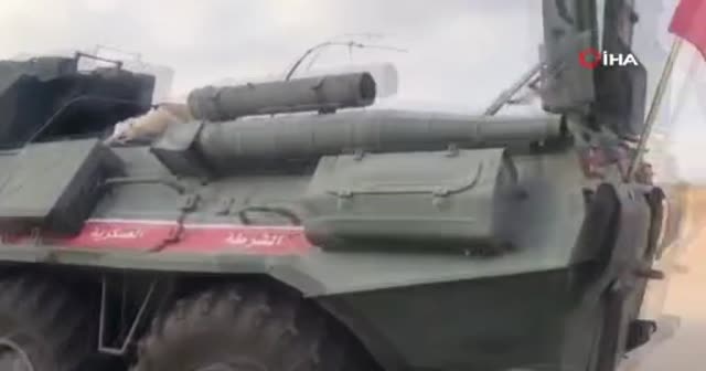 Rus polisi Kamışlı'da devriye attı