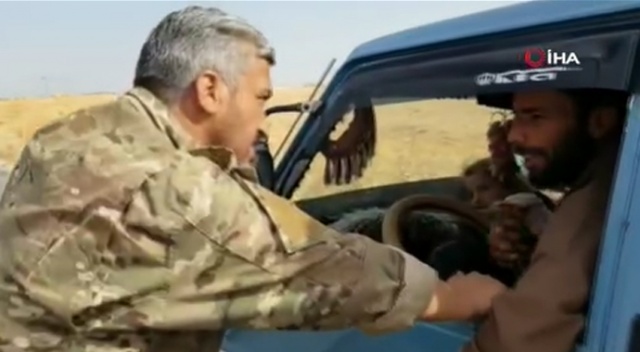 Tel Abyad’a dönen siviller Suriye Milli Ordusu tarafından karşılandı