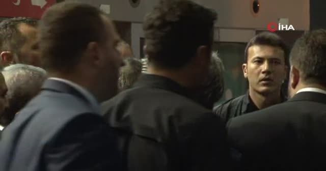 Cumhurbaşkanı Erdoğan soyunma odasına inerek Millileri kutladı