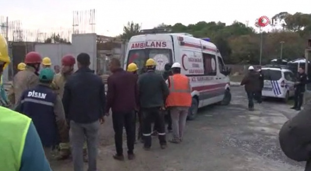 İnşaattan düşen işçiye demir saplandı