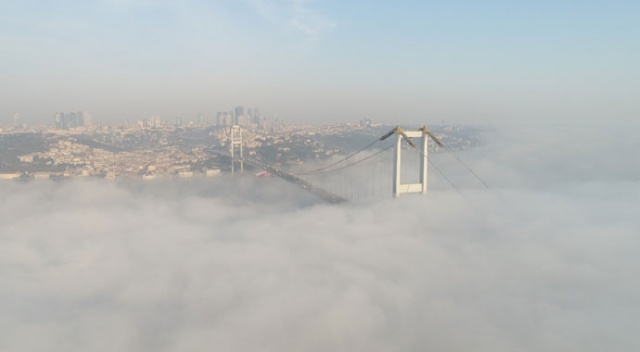 İstanbul güne sisle uyandı! Seferler iptal edildi...