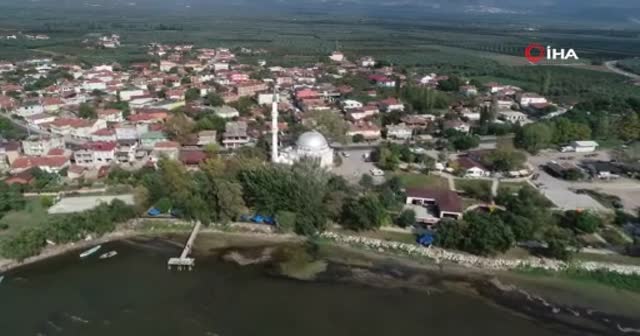 Kuraklık sebebiyle İznik gölünde adacıklar oluştu