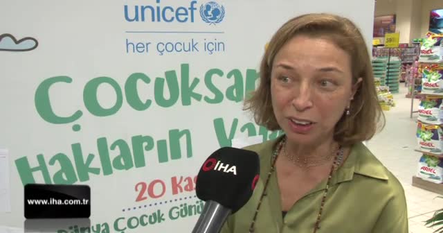 Minikler, boyama yaparak haklarını öğrendi
