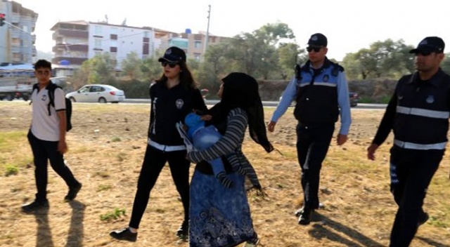 Zabıta ekipleri bebekli dilencilere para cezası kesti