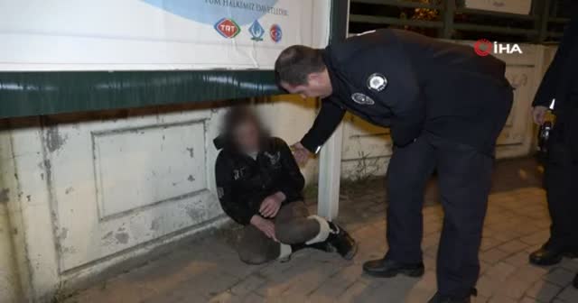 Bir erkek dehşeti daha! Önce tokat attı, sonra seyir halindeki otomobilden attı