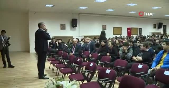 Milli Eğitim Bakanı Selçuk'u duygulandıran kucaklaşma