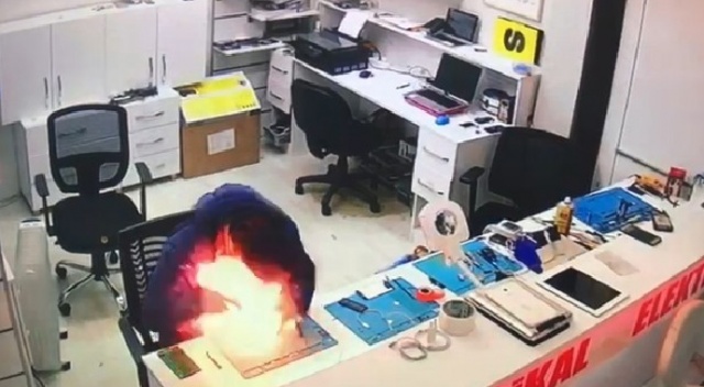 Batarya patladı, cep telefonu tamircisi ölümden döndü