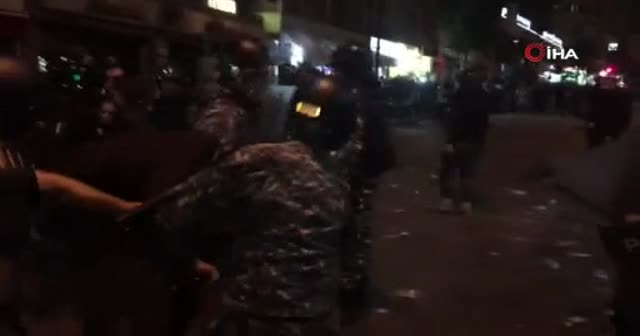 Lübnan'da polis ve göstericiler arasında arbede: 35 yaralı