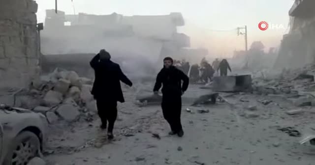 Esad ve Rus savaş uçakları Halep'i vurdu: 1 ölü