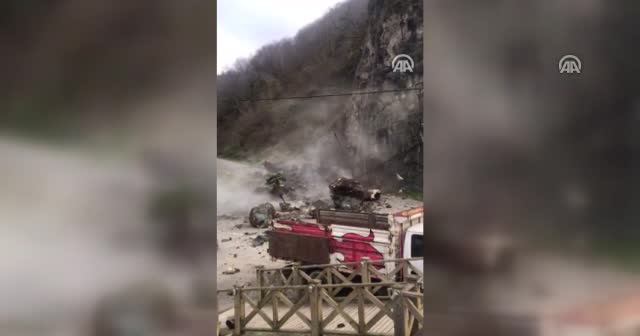 Giresun'da toprak kayması! Faciadan dönüldü...