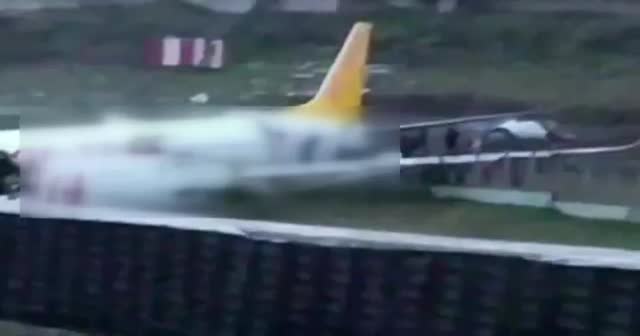 Uçağın pistten çıkmasının ardından telsiz konuşmaları ortaya çıktı