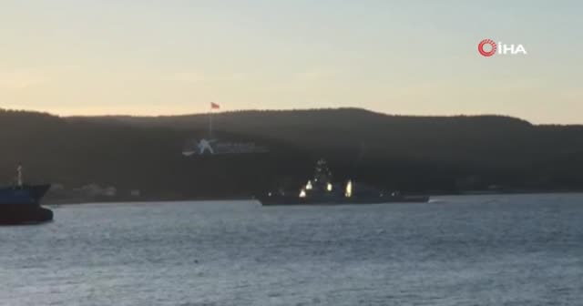 Amerikan savaş gemisi Çanakkale Boğazı'ndan geçti