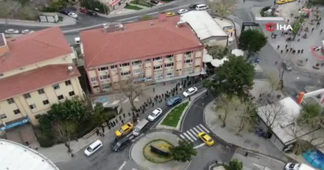 Bakırköy’de 'koronavirüs' testi kuyruğu